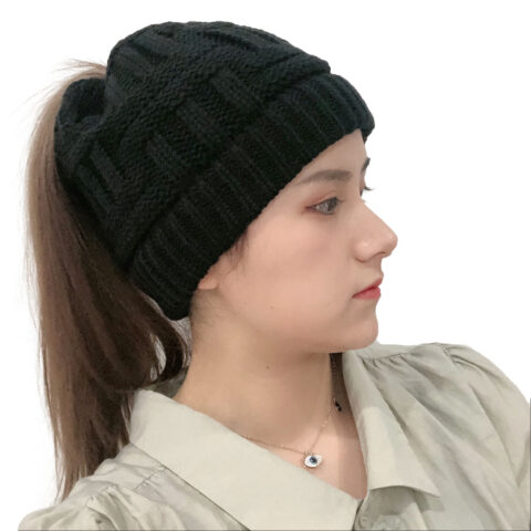 Women’s Wool Winter Hat with Ponytail Hole